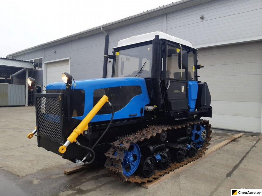 Новый гусеничный трактор ДТ 75