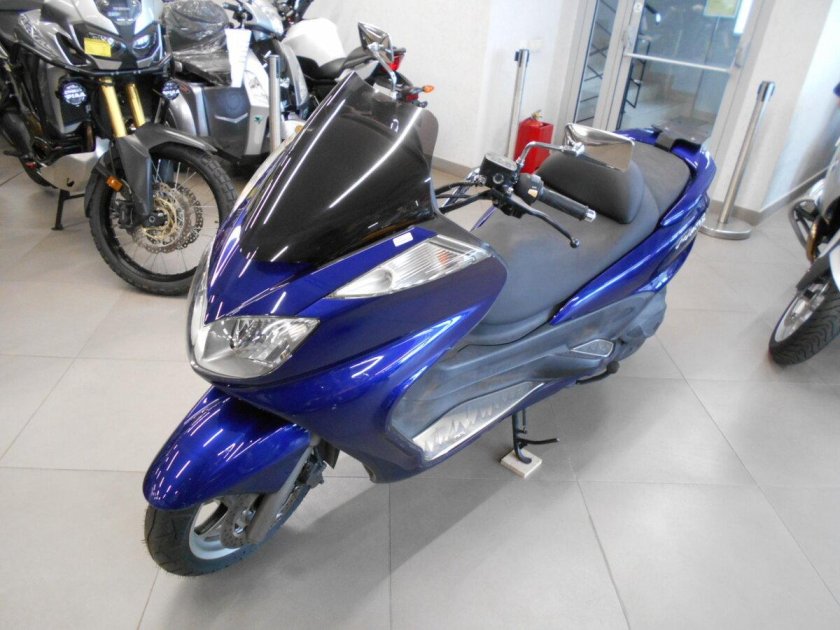 Suzuki skywave 400 2006
