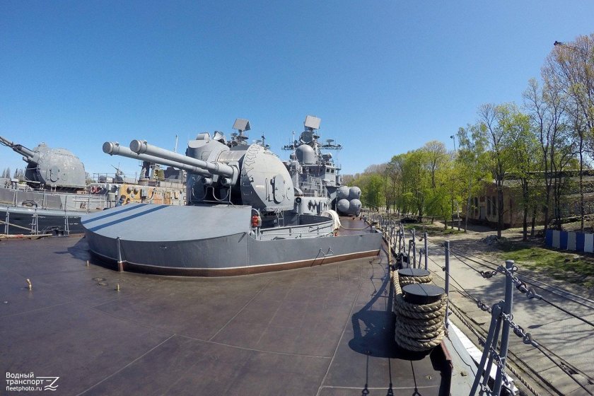 Пулемет на корабле настойчивый