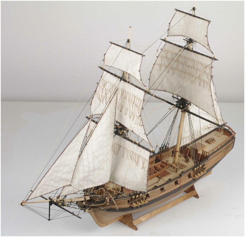 Модель корабля Бригантина Феникс