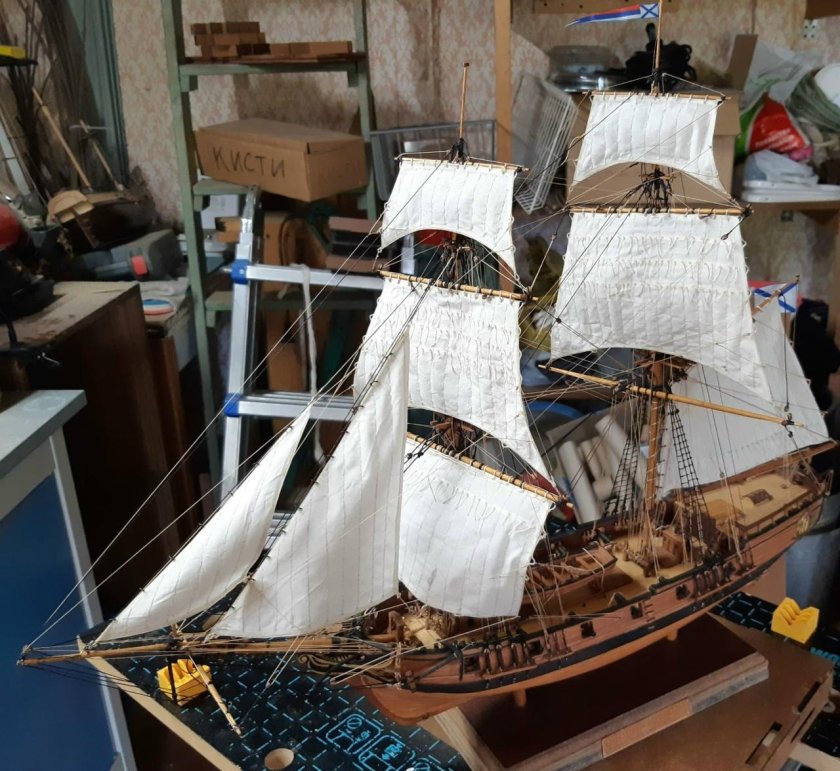 Верфь на столе Бригантина Феникс