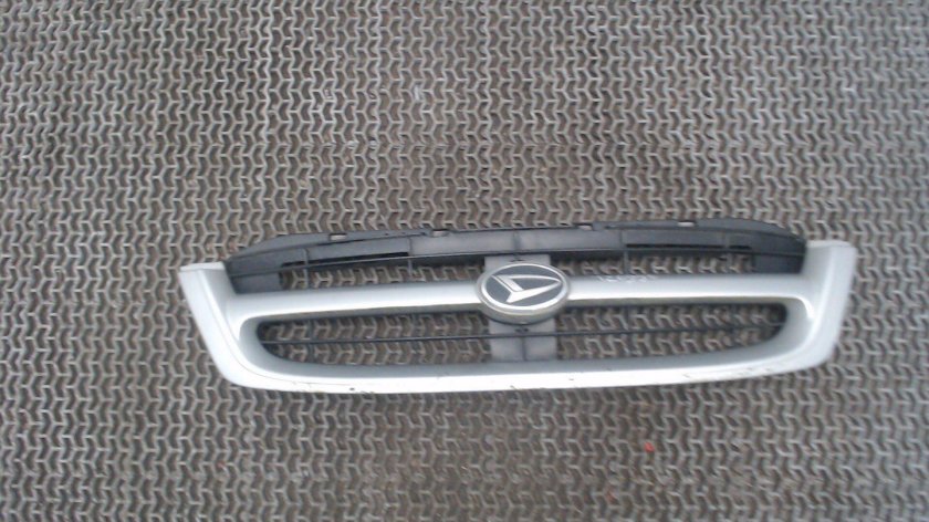 Решетка радиатора Daihatsu Terios