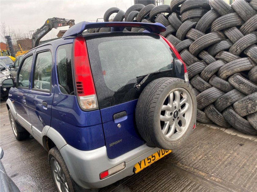 Установка брызговики Дайхатсу Terios 1