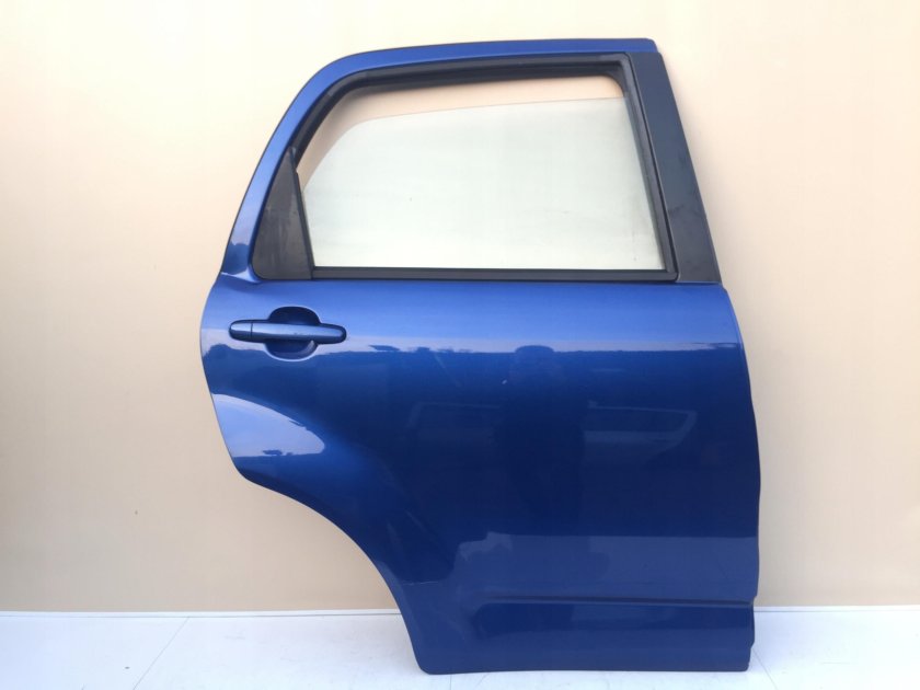 Задняя дверь