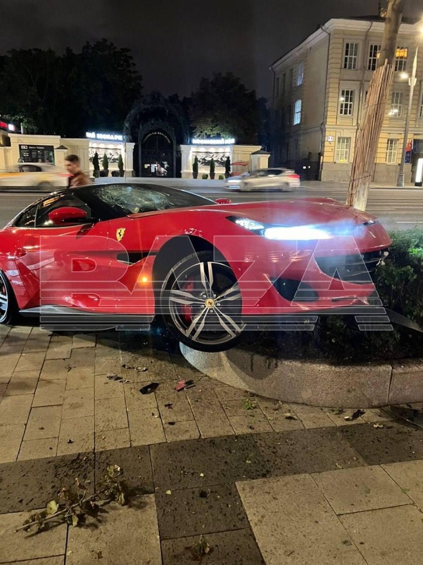 Феррари с водителем