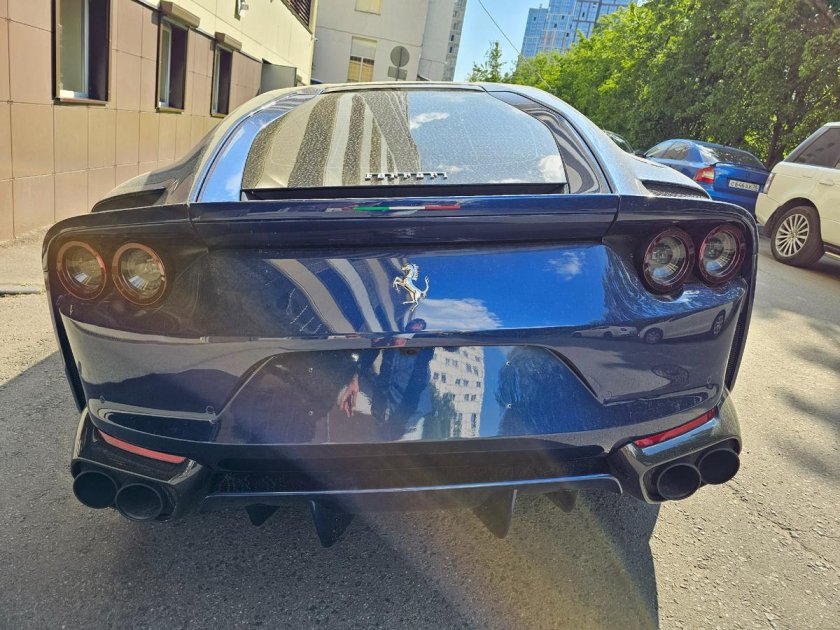 812 superfast ferrari