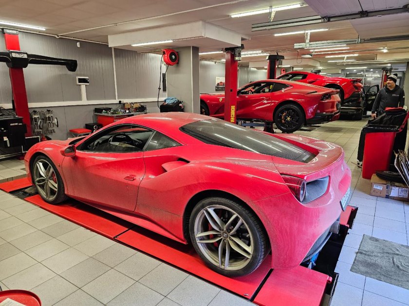 Ferrari 488 2015 2019