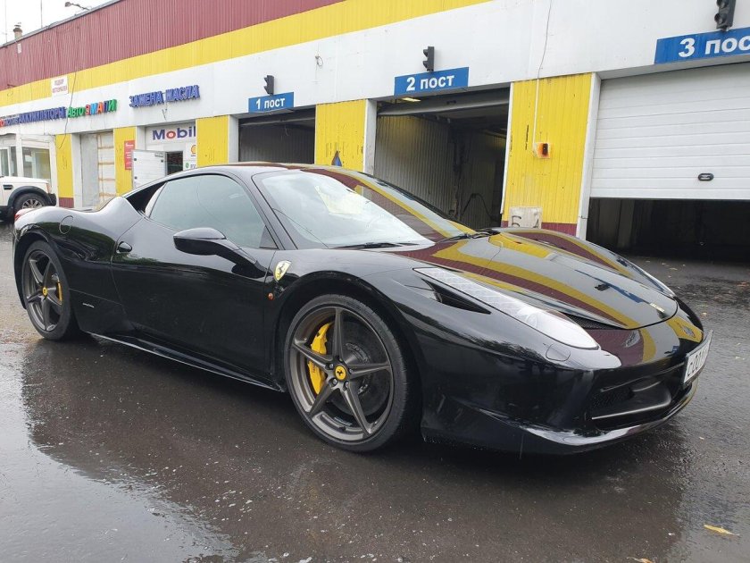 Ferrari 458 Italia черная