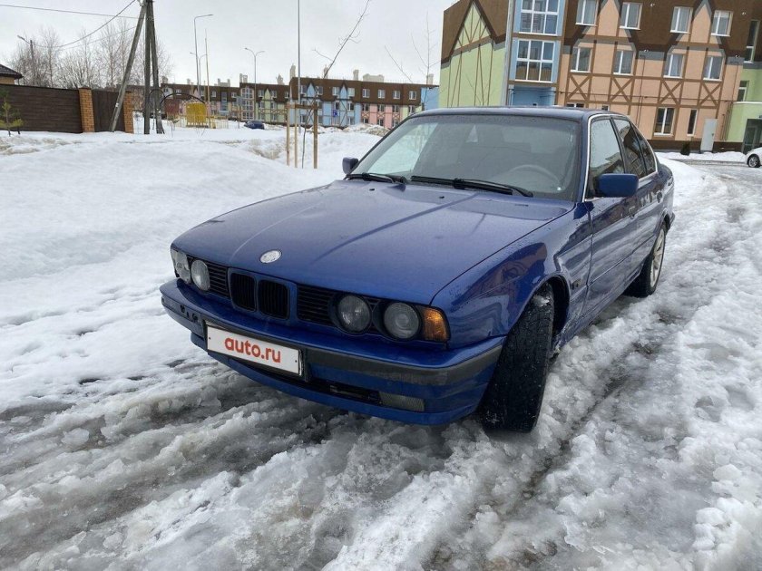 БМВ е34 синий цвет