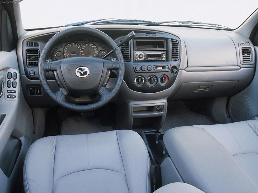 Mazda Tribute 2000 салон