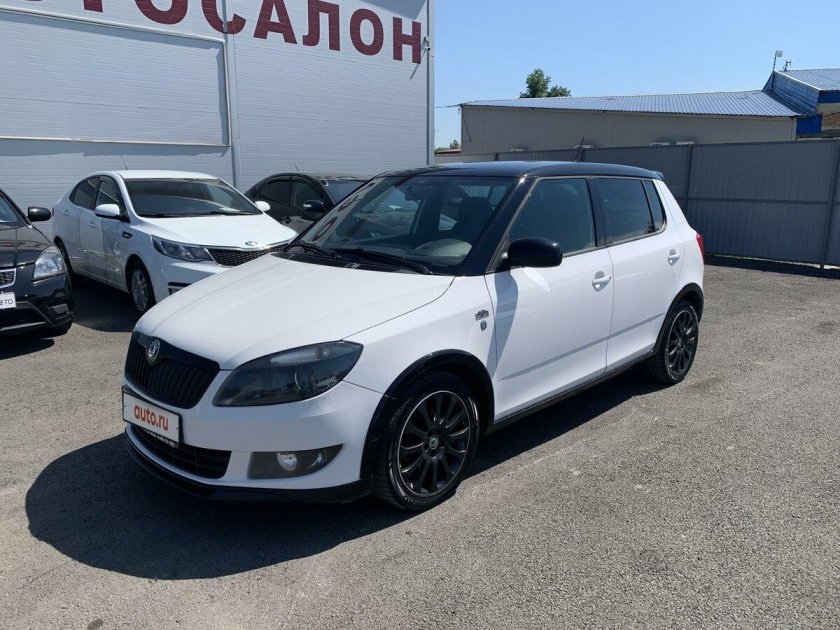 Шкода фабия 1.6 белый