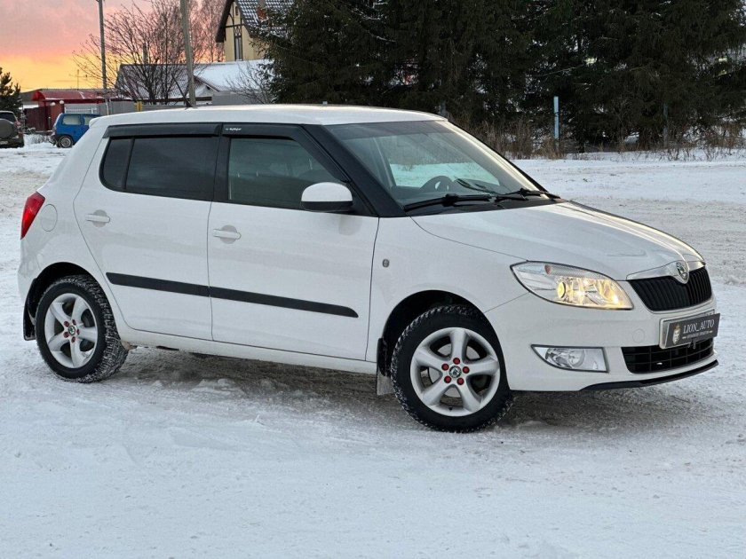 Шкода Фабия 2. 2008 года белый в Казани