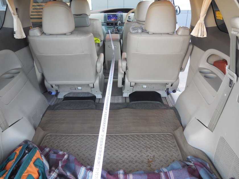 Toyota Estima 2 салон