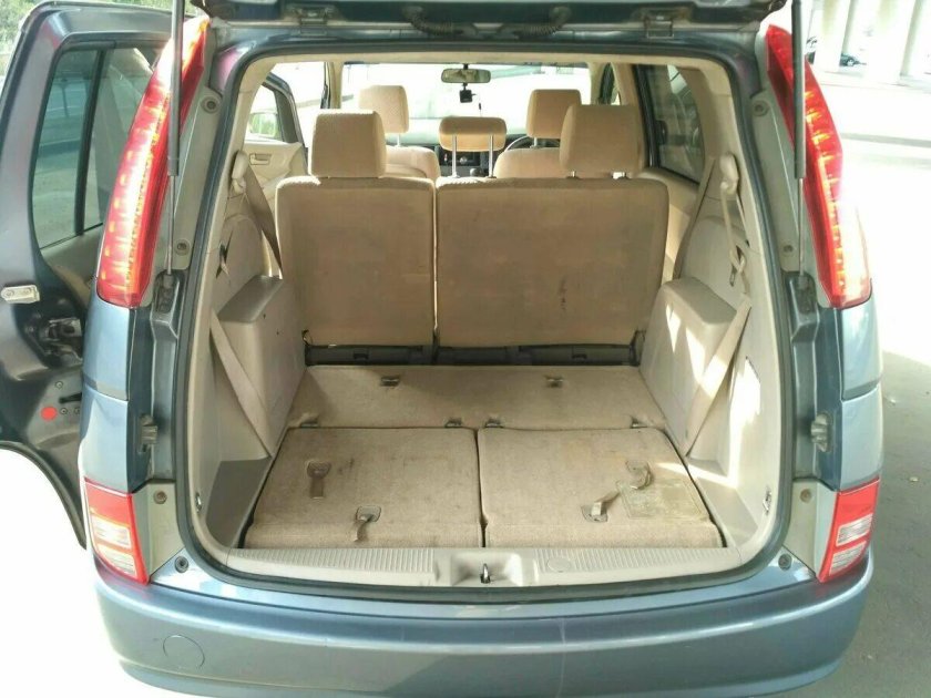 Toyota Isis, 2013 багажник