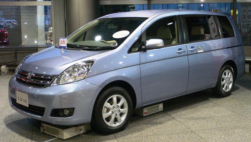 Toyota Isis 2004