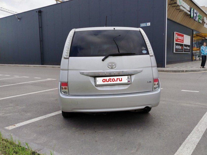 Серая тойота