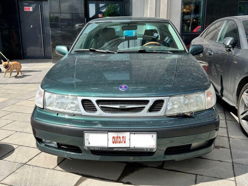 Автомобиль saab