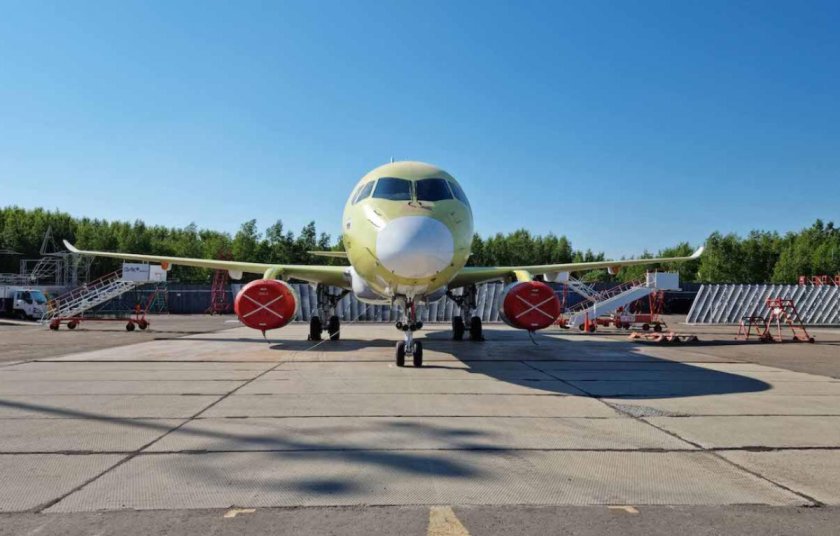 Ssj-new самолет