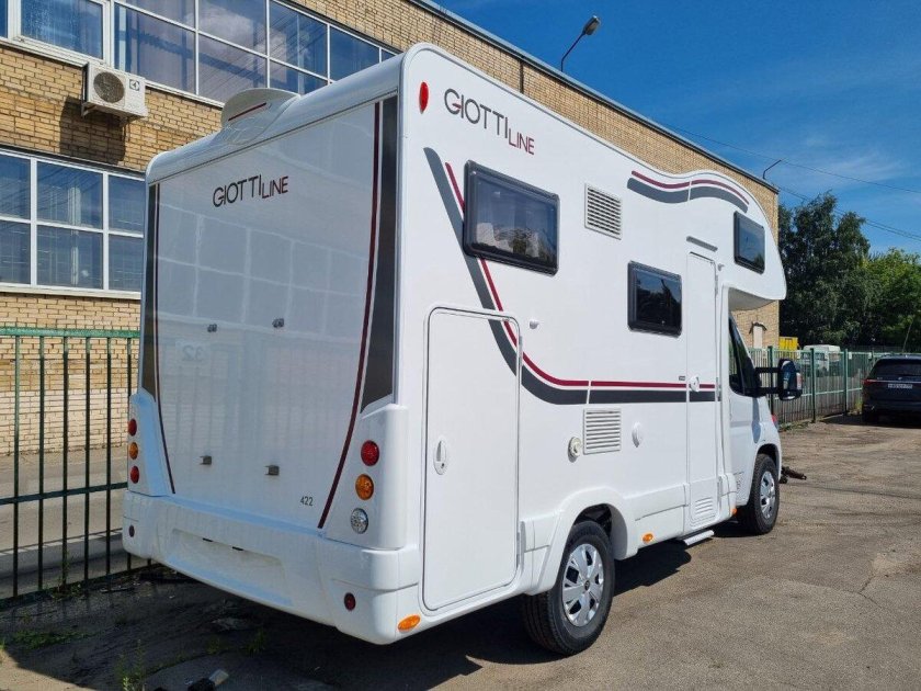 Дом на колесах с выдвижными стенами