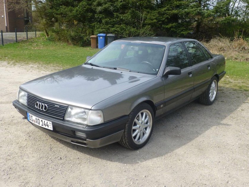 Ауди 100 quattro 2.3
