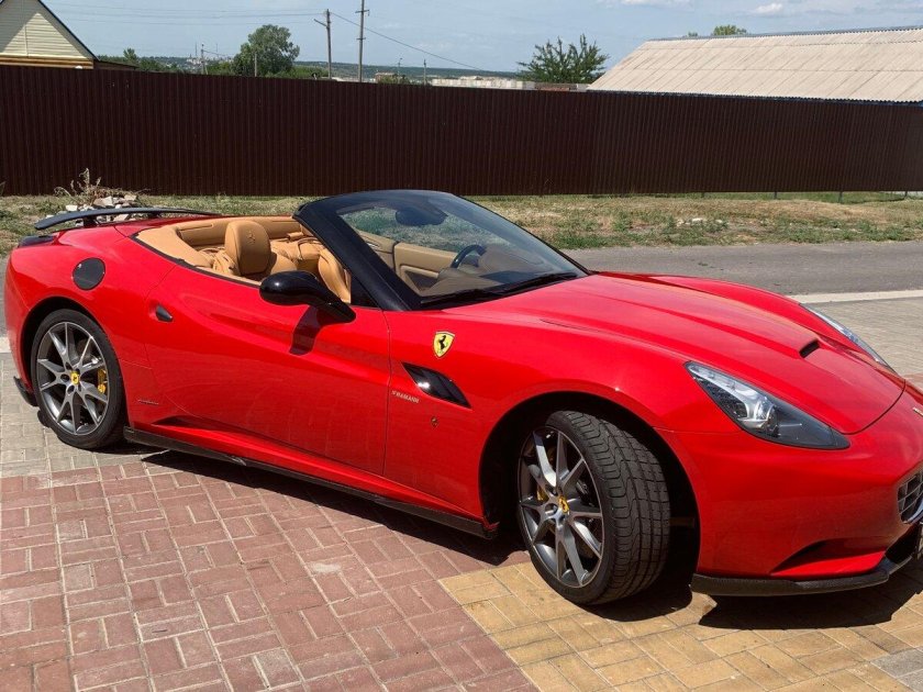 Феррари калифорния 2011