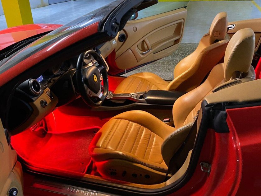 Феррари салон