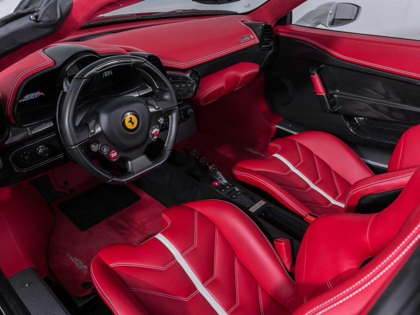 Ferrari 458 салон