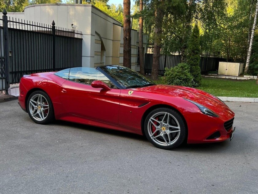 Феррари кабриолет красный