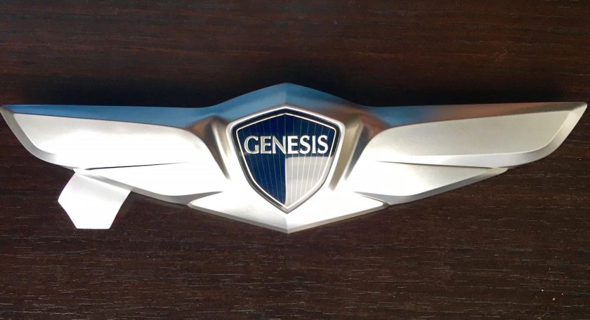 Значок Генезис на руле