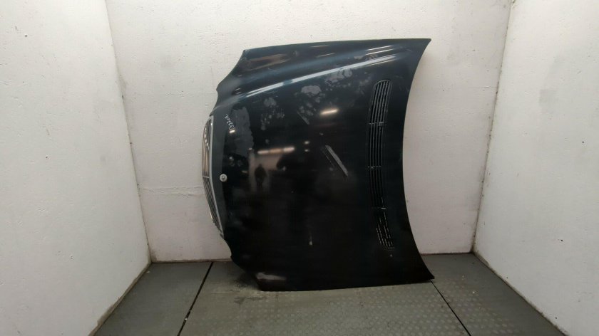 Капот автомобиля