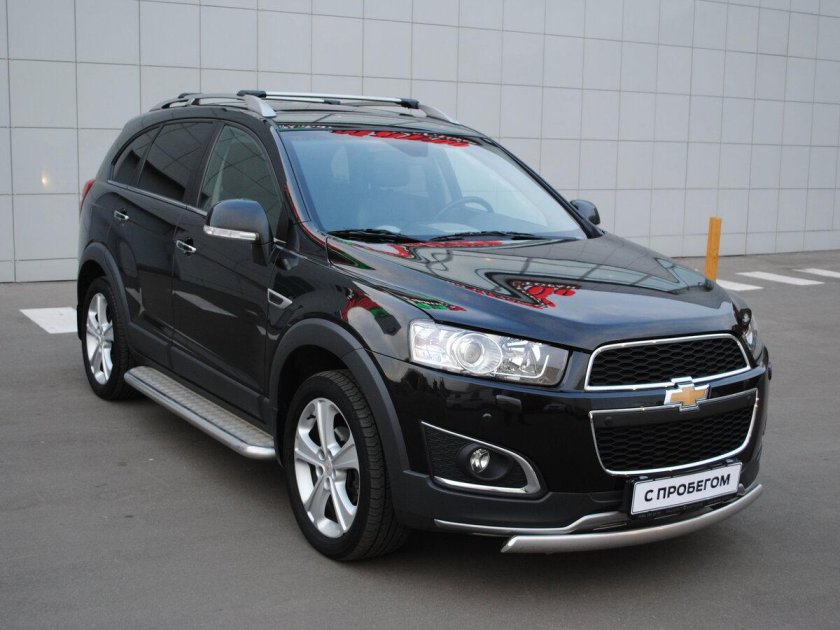 Chevrolet Captiva черная