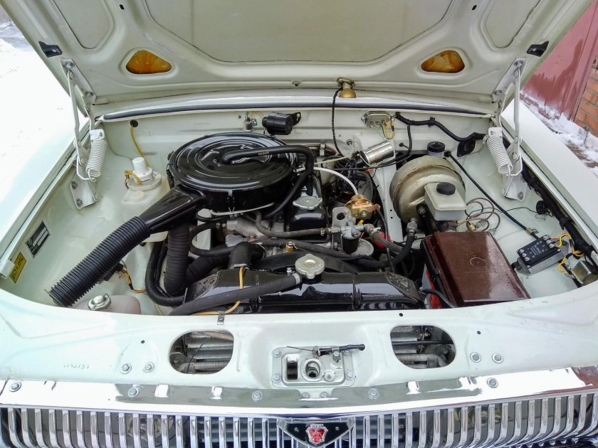 Волга ГАЗ 2410 двигатель