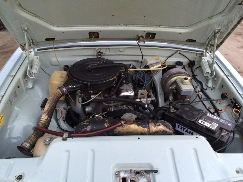 ГАЗ 3102 под капотом