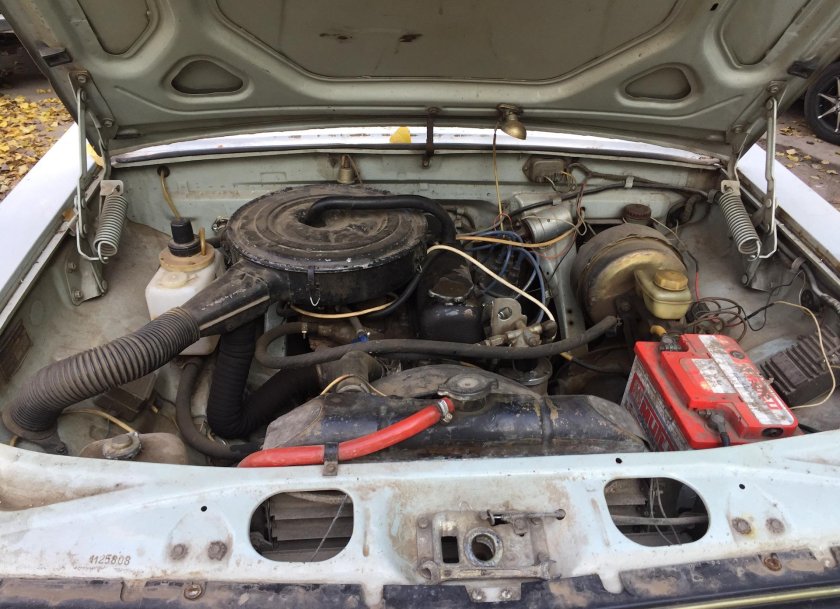 Моторный отсек ГАЗ 2410