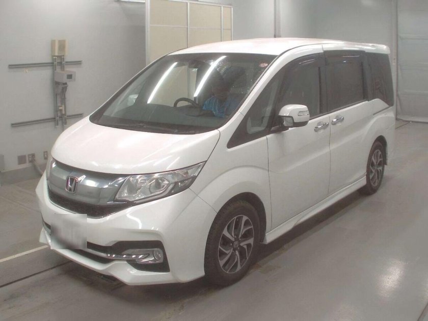 Honda stepwgn spada 2016