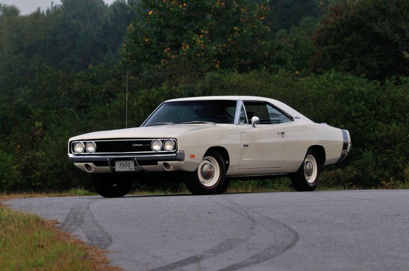 Додж Чарджер 1969 Хеми