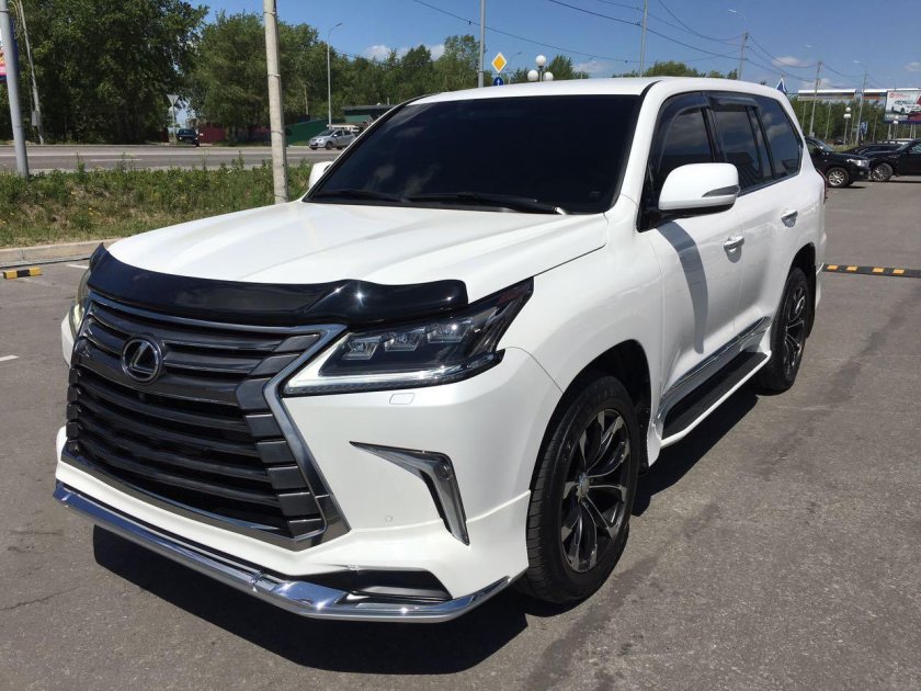 Лексус LX 570 белый