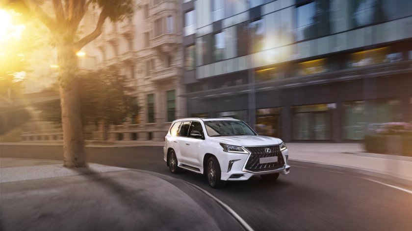 Lexus LX 570 Black Vision 2020