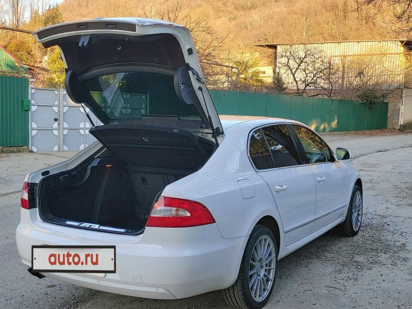 Skoda Superb лифтбек