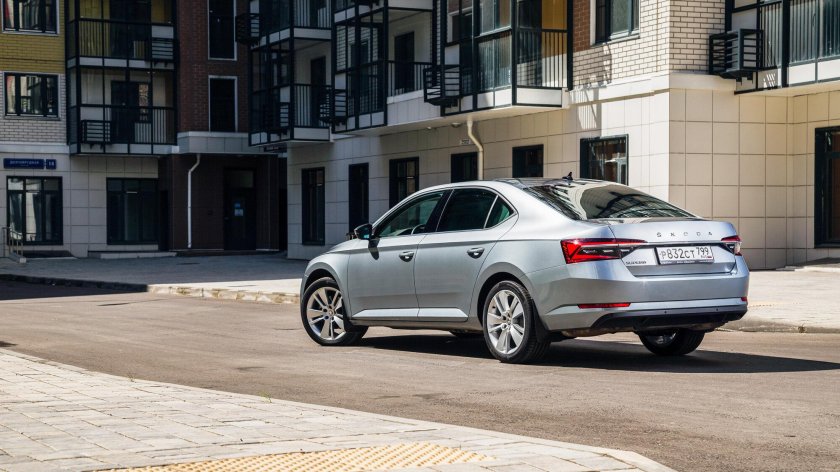 Škoda Superb лифтбек