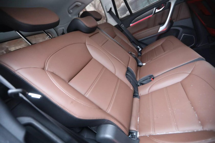 Хавал Джулиан коричневый салон