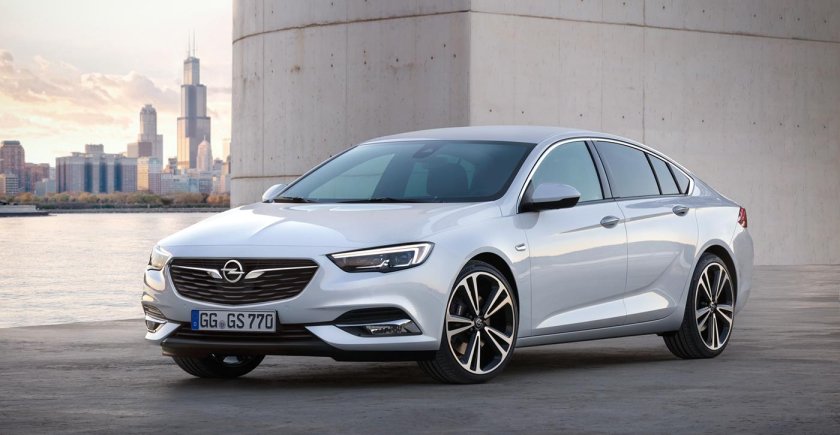 Опель Инсигния 2021