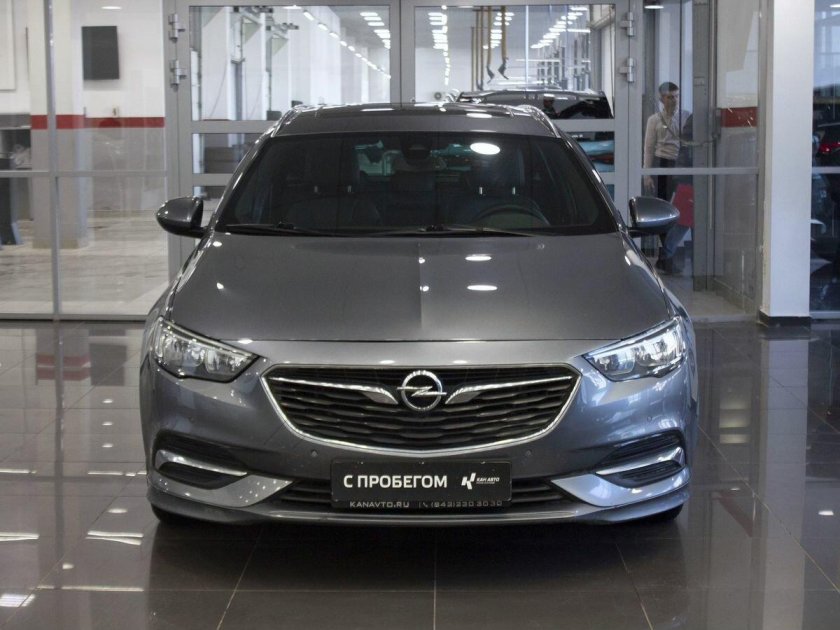 Опель инсигния 2017