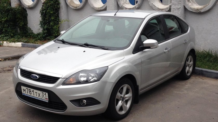 Ford Focus 2 хэтчбек серебристый