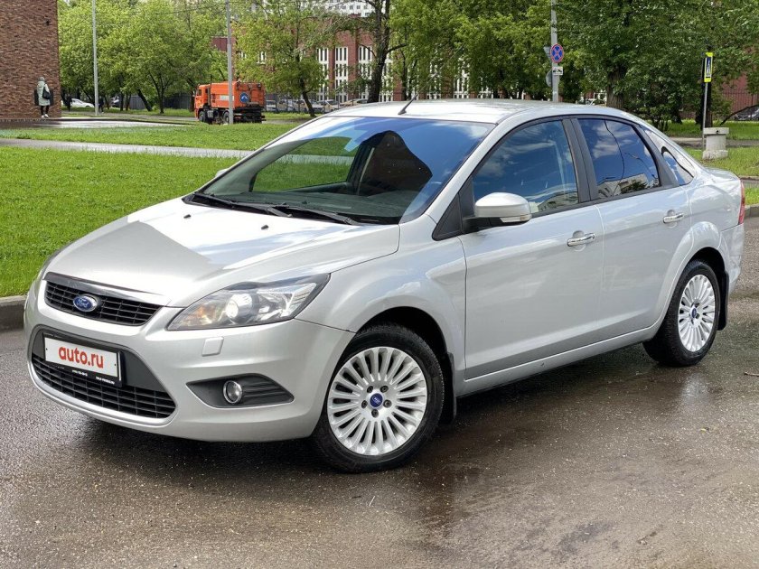 Ford Focus 2 седан серебристый