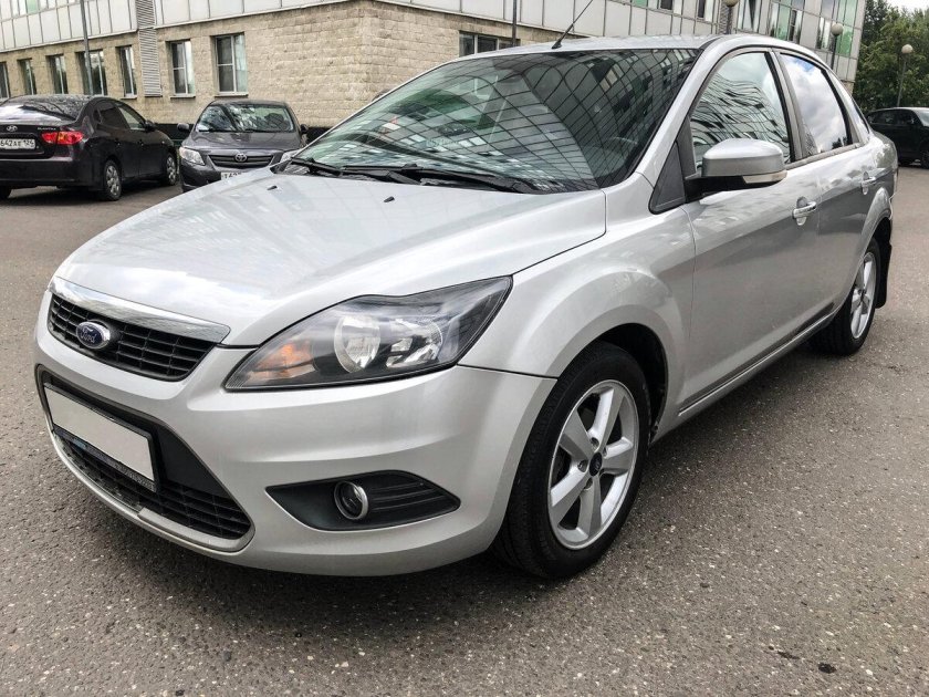 Ford Focus 2 серебристый