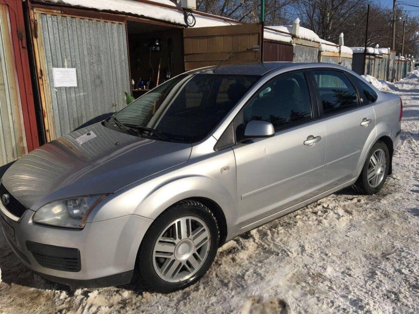 Ford Focus 2 седан серебристый