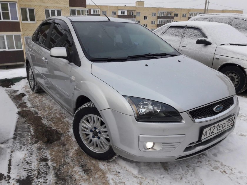 Ford Focus 2 седан серебристый
