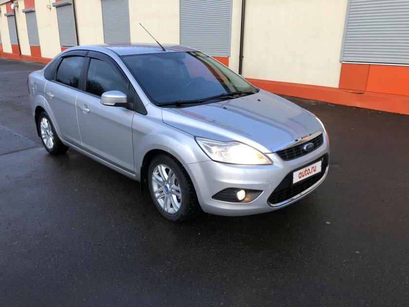 Ford Focus 2 серебристый