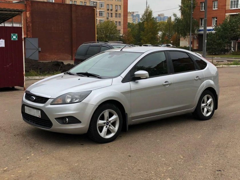 Ford Focus 2 хетчбэк серебристый